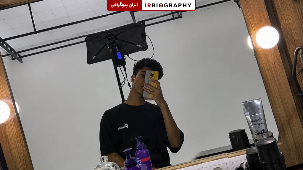 محمد طاها میرزایی در صحنه فیلمبرداری